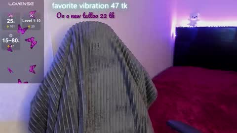 Snapshot of milyamess chatting on 09.27.25 Emily online show from 09.27.25