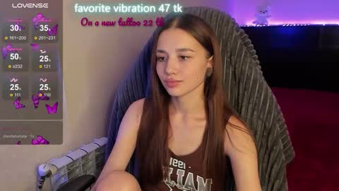 Snapshot of milyamess chatting on 10.08.25 Emily online show from 10.08.25