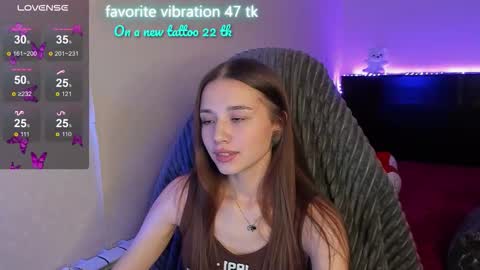 Snapshot of milyamess chatting on 10.12.25 Emily online show from 10.12.25