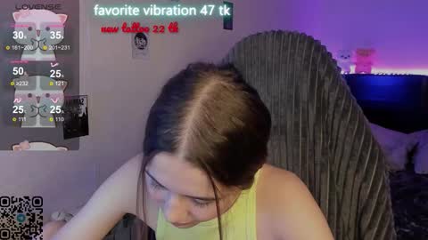 Snapshot of milyamess chatting on 11.27.25 Emily online show from 11.27.25