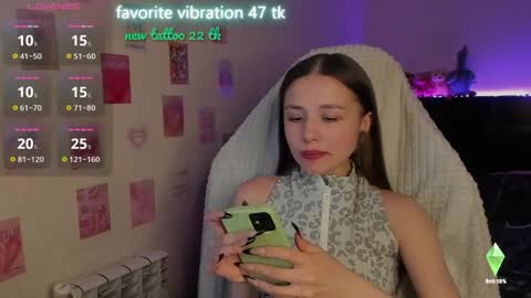 Snapshot of milyamess chatting on 05.08.26 Emily online show from 05.08.26