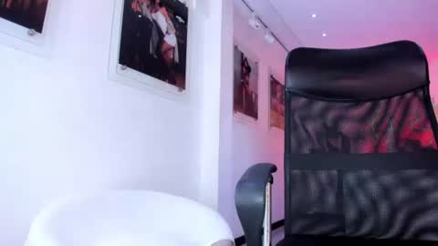Snapshot of milyclem chatting on 06.26.26 MilyClem online show from 06.26.26