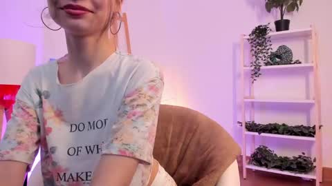 Snapshot of mimi_petitte chatting on 05.30.26 Mimi online show from 05.30.26