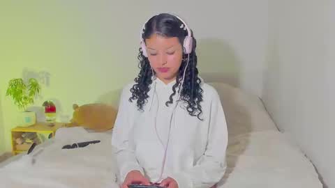 Snapshot of mimi_sa chatting on 12.26.24 Mimii online show from 12.26.24
