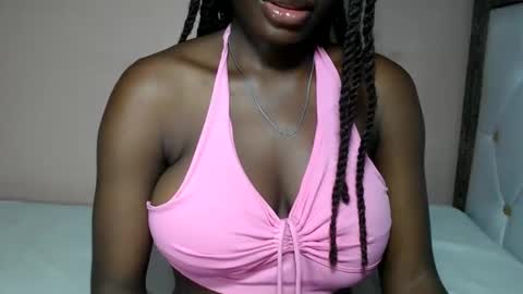 Snapshot of mimiebony chatting on 05.22.26 mimiebony online show from 05.22.26