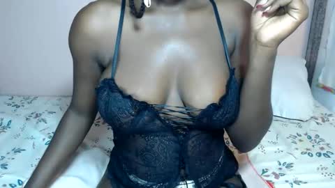 Snapshot of mimiebony chatting on 06.05.26 mimiebony online show from 06.05.26