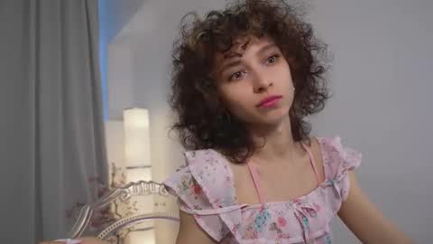 Snapshot of mimilicks chatting on 09.13.25 IRIS online show from 09.13.25