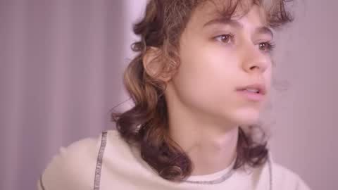 Snapshot of mimilicks chatting on 10.06.25 IRIS online show from 10.06.25