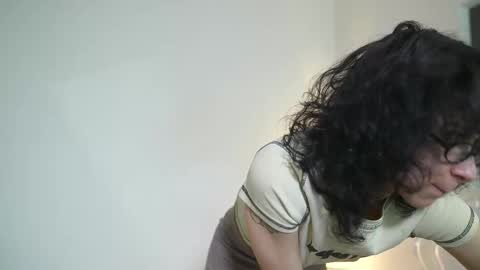 Snapshot of mimilicks chatting on 10.28.25 IRIS online show from 10.28.25