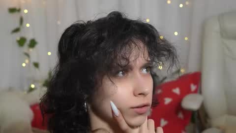 Snapshot of mimilicks chatting on 11.01.25 IRIS online show from 11.01.25