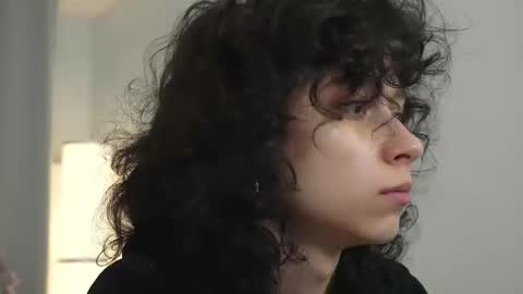 Snapshot of mimilicks chatting on 11.04.25 IRIS online show from 11.04.25