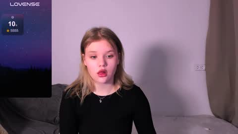 hi Im Mina  online show from 12.17.24