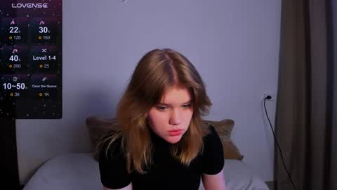 hi Im Mina  online show from 02.04.25