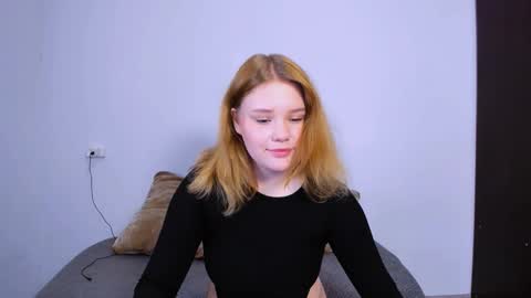 hi Im Mina  online show from 10.13.25