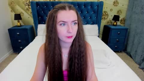 Snapshot of minchelskatrina chatting on 10.03.25 minchelskatrina online show from 10.03.25