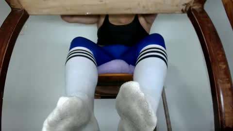 Snapshot of mindandpleasure chatting on 10.18.25 Goddess Feet Latin online show from 10.18.25