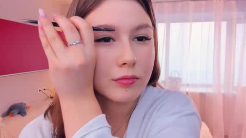 Snapshot of minditrelles chatting on 11.01.25 Mindi online show from 11.01.25