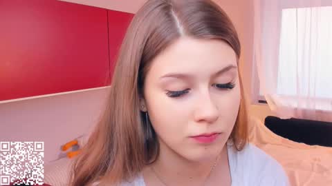 Snapshot of minditrelles chatting on 11.12.25 Mindi online show from 11.12.25