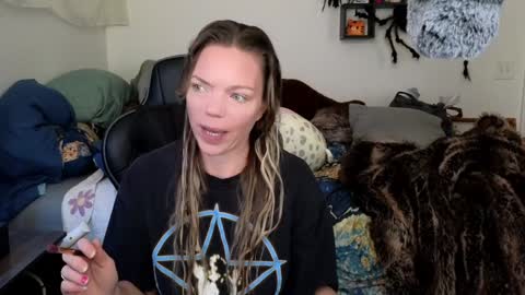 Snapshot of mindymars chatting on 01.20.25 Mindy Mars online show from 01.20.25