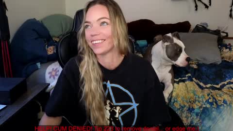 Snapshot of mindymars chatting on 01.20.25 Mindy Mars online show from 01.20.25