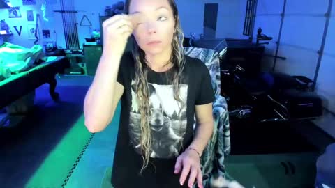 Snapshot of mindymars chatting on 02.17.25 Mindy Mars online show from 02.17.25