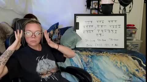 Snapshot of mindymars chatting on 09.10.25 Mindy Mars online show from 09.10.25