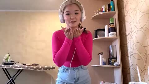 Kate online show from 09.23.25