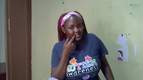 Snapshot of mini_karee chatting on 02.17.26 mini_karee online show from 02.17.26