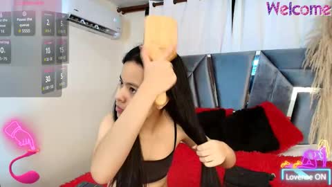 minilove_01 online show from 11.20.25