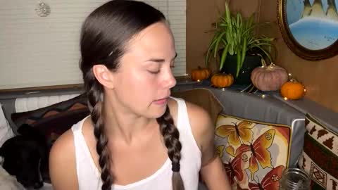 Snapshot of minimaggie chatting on 11.09.25 minimaggie online show from 11.09.25