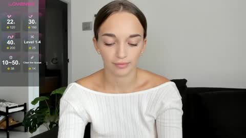 Snapshot of minimaia chatting on 01.25.25 Maya online show from 01.25.25