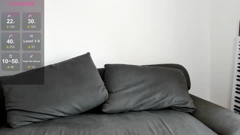 Snapshot of minimaia chatting on 02.10.25 Maya online show from 02.10.25