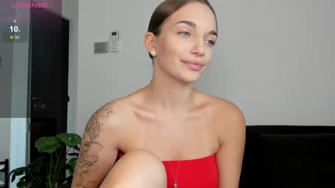 Snapshot of minimaia chatting on 02.15.25 Maya online show from 02.15.25