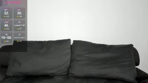 Snapshot of minimaia chatting on 03.08.25 Maya online show from 03.08.25