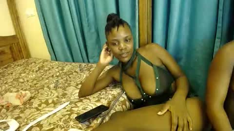 Snapshot of minnie_lila chatting on 09.16.25 Lila online show from 09.16.25