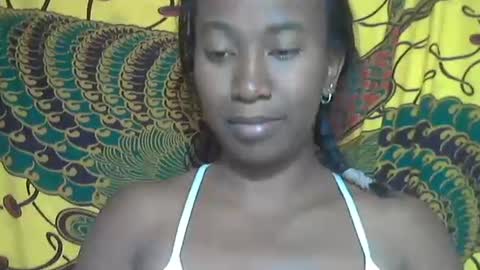 Snapshot of minouch211907 chatting on 10.14.25 minouch211907 online show from 10.14.25