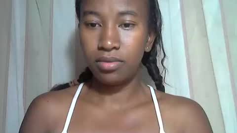 Snapshot of minouch211907 chatting on 10.22.25 minouch211907 online show from 10.22.25