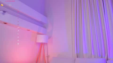 Snapshot of mintlackey chatting on 11.07.25 Lianna online show from 11.07.25