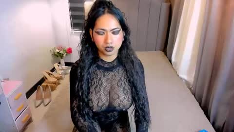Snapshot of minty_hill chatting on 04.15.26 MARIANE online show from 04.15.26