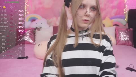 Vikki online show from 01.17.25