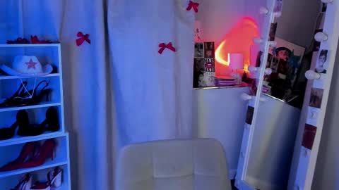 Snapshot of mipsymipson chatting on 01.19.26 NEXT STREAM NOVEMBER 27282930 online show from 01.19.26