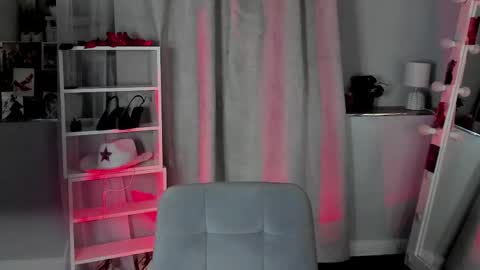 Snapshot of mipsymipson chatting on 04.26.26 NEXT STREAM NOVEMBER 27282930 online show from 04.26.26