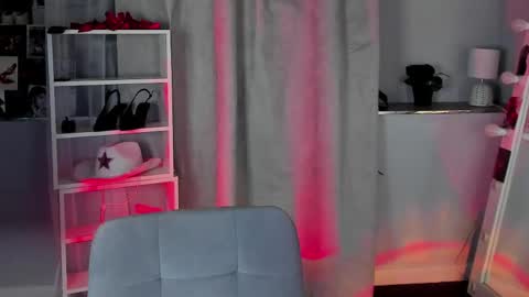 Snapshot of mipsymipson chatting on 04.27.26 NEXT STREAM NOVEMBER 27282930 online show from 04.27.26
