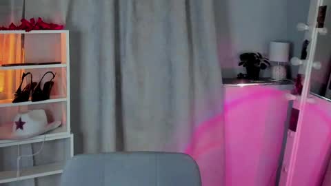 Snapshot of mipsymipson chatting on 05.06.26 NEXT STREAM NOVEMBER 27282930 online show from 05.06.26