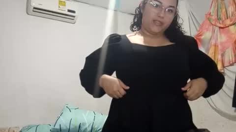 Snapshot of mira_cherry chatting on 10.19.25 mira_cherry online show from 10.19.25