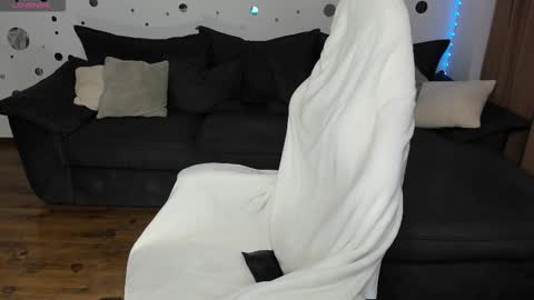 Snapshot of mira_fantasy chatting on 10.06.25 mira_fantasy online show from 10.06.25