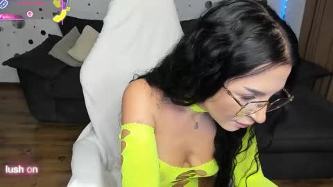 Snapshot of mira_fantasy chatting on 10.07.25 mira_fantasy online show from 10.07.25