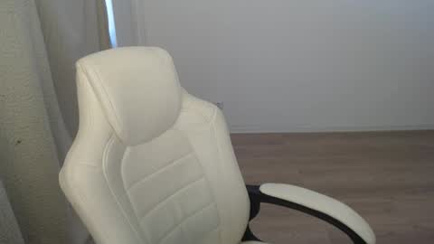 mira_g online show from 10.03.25