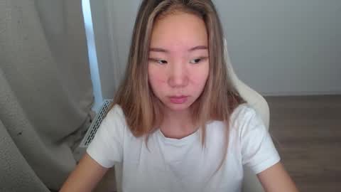 mira_g online show from 10.13.25