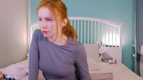Snapshot of mira_glace chatting on 03.08.25 Mira3 online show from 03.08.25